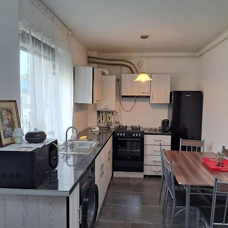 Apartamento Cozy Nest Sinnicoara Exterior foto